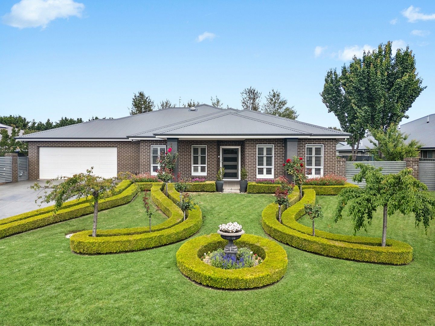 5 bedrooms House in 49 Bowman Avenue ORANGE NSW, 2800