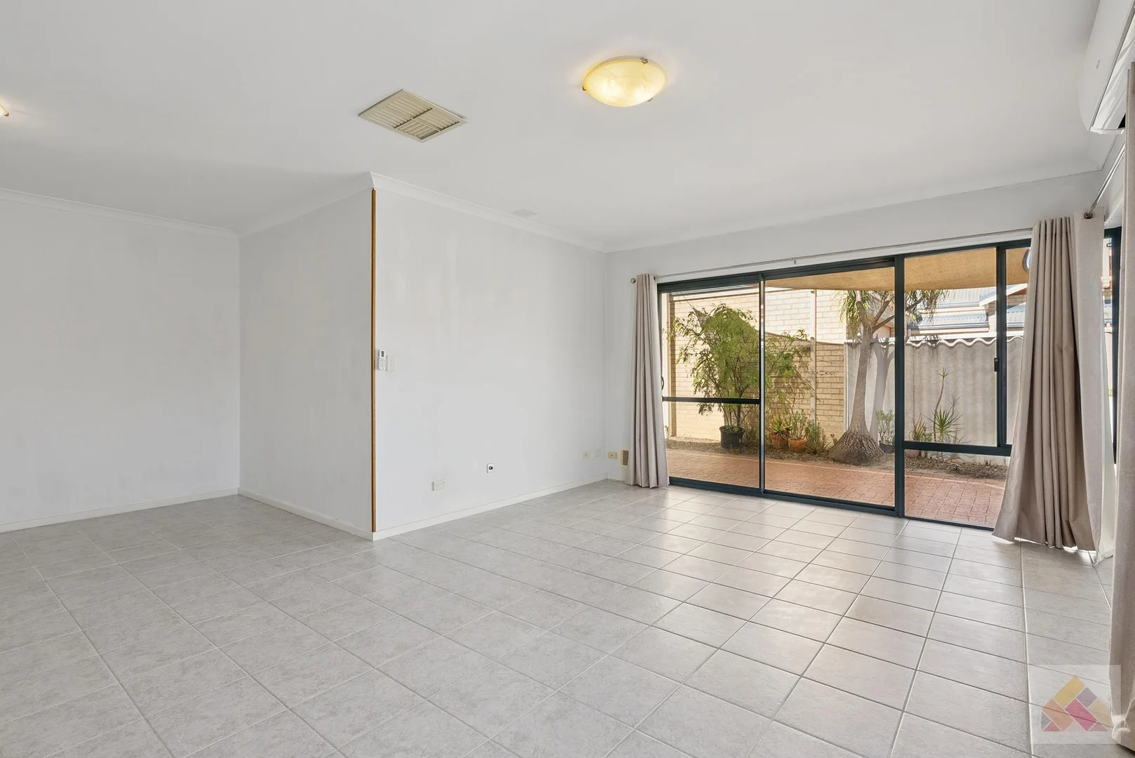 Additional image 8 of 1/41 Bentwood Avenue, Woodlands WA 6018