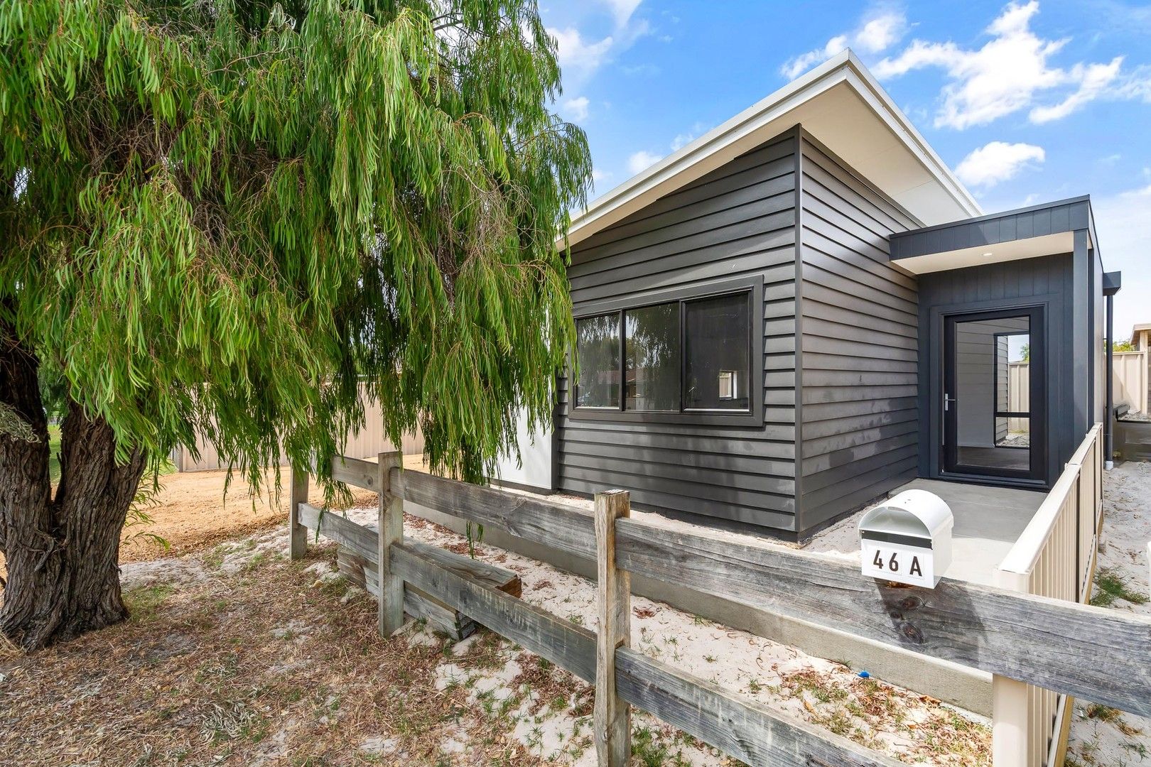 2 bedrooms Townhouse in 46A Lilly Crescent WEST BUSSELTON WA, 6280