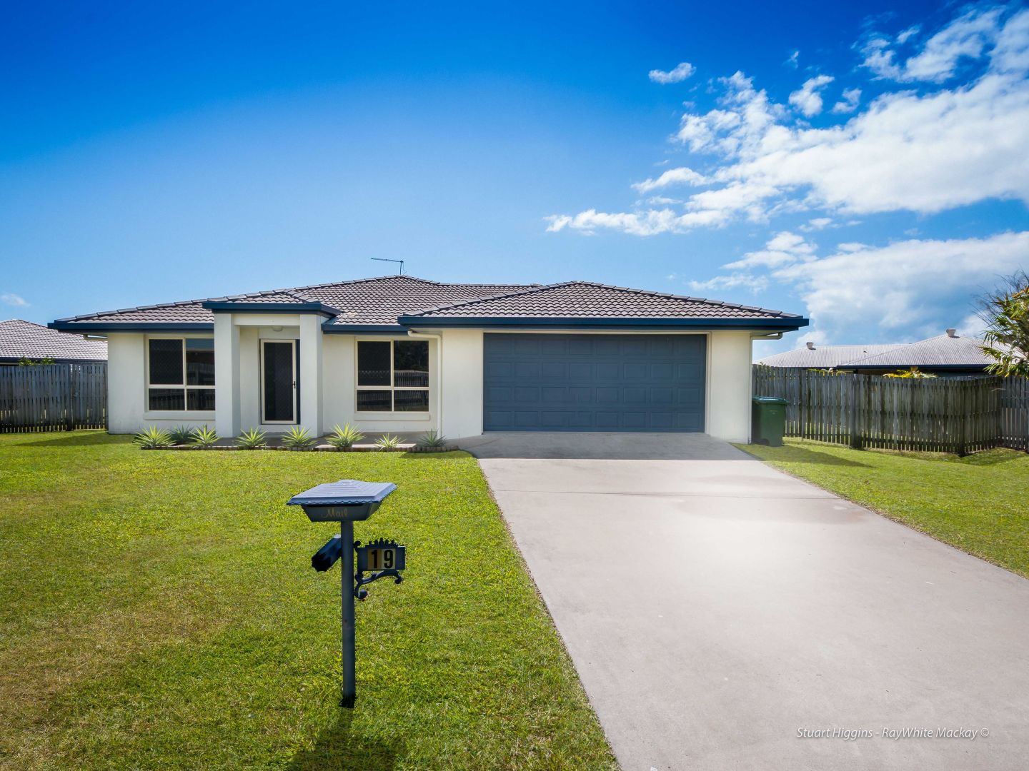 19 Crofton Close, Rural View Property History & Address Research Domain