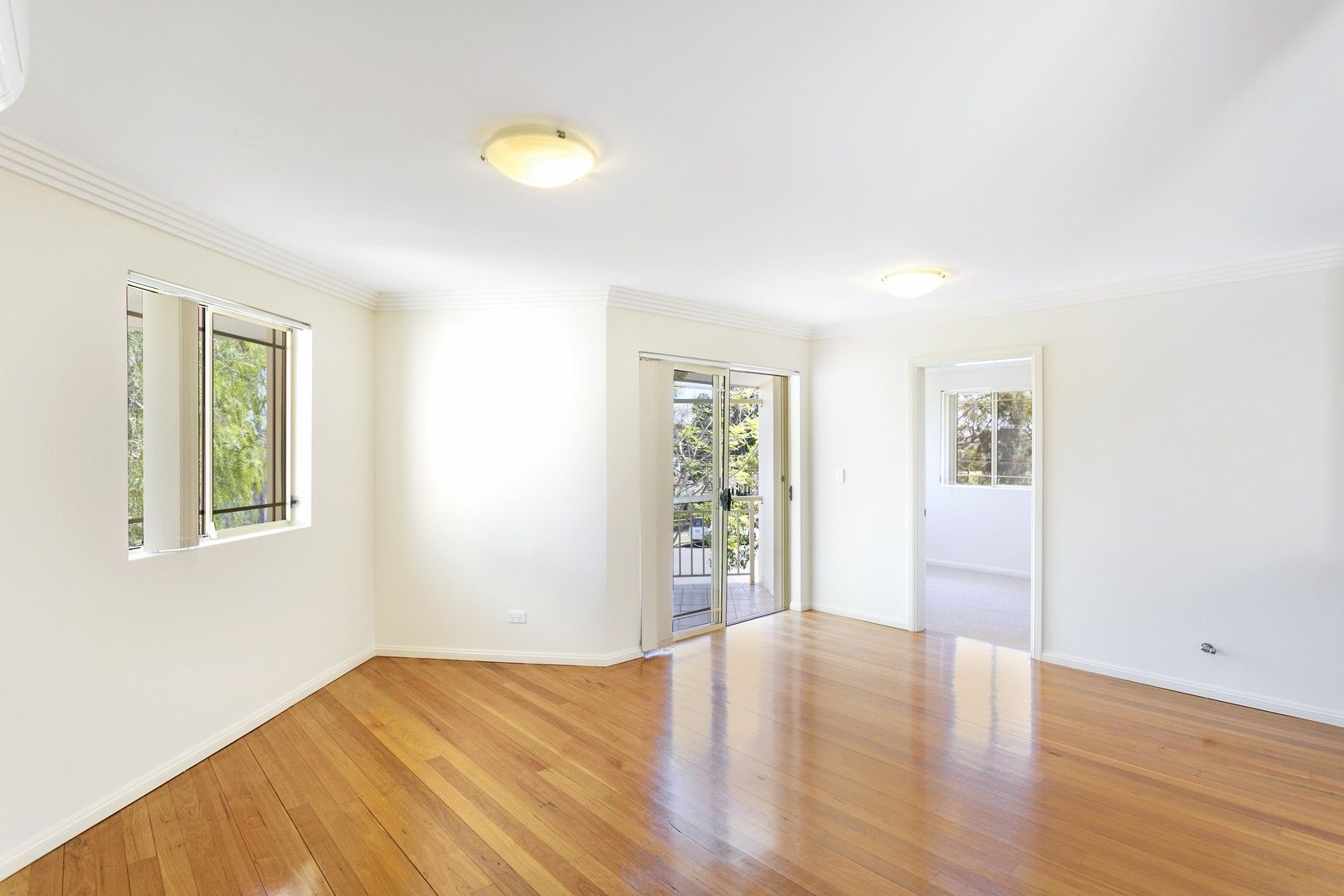3 bedrooms Apartment / Unit / Flat in 4/14 Margaret Street RUSSELL LEA NSW, 2046