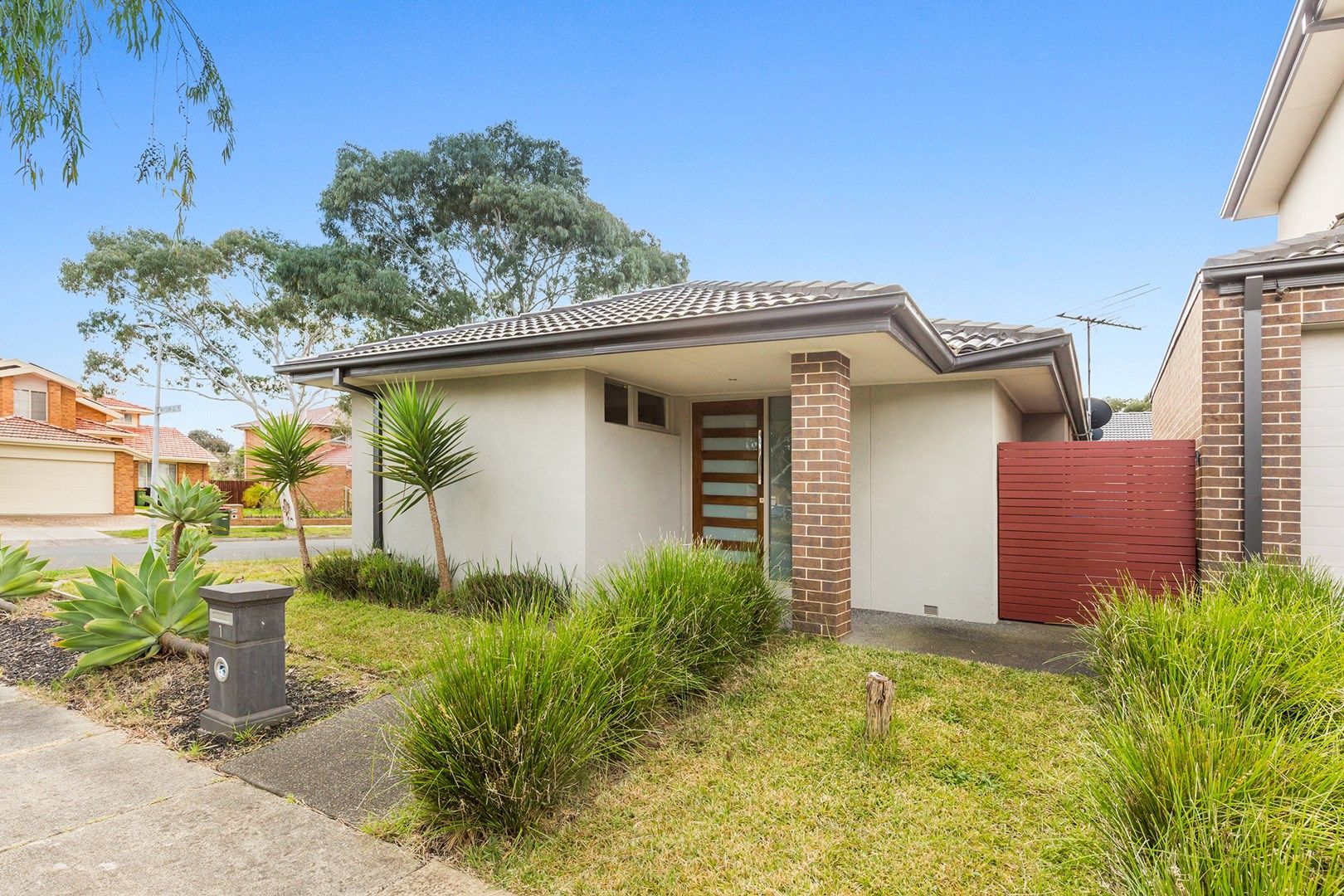 3 bedrooms House in 1 Watson Close ROWVILLE VIC, 3178