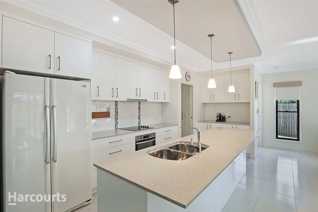 4 Songbird Place, Urraween QLD 4655, Image 1