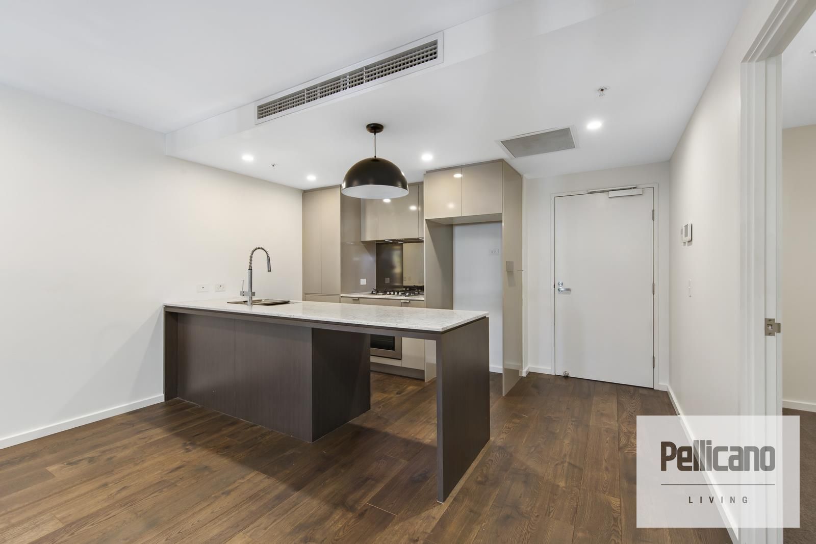 2 bedrooms Apartment / Unit / Flat in 908/148 Logan Road WOOLLOONGABBA QLD, 4102