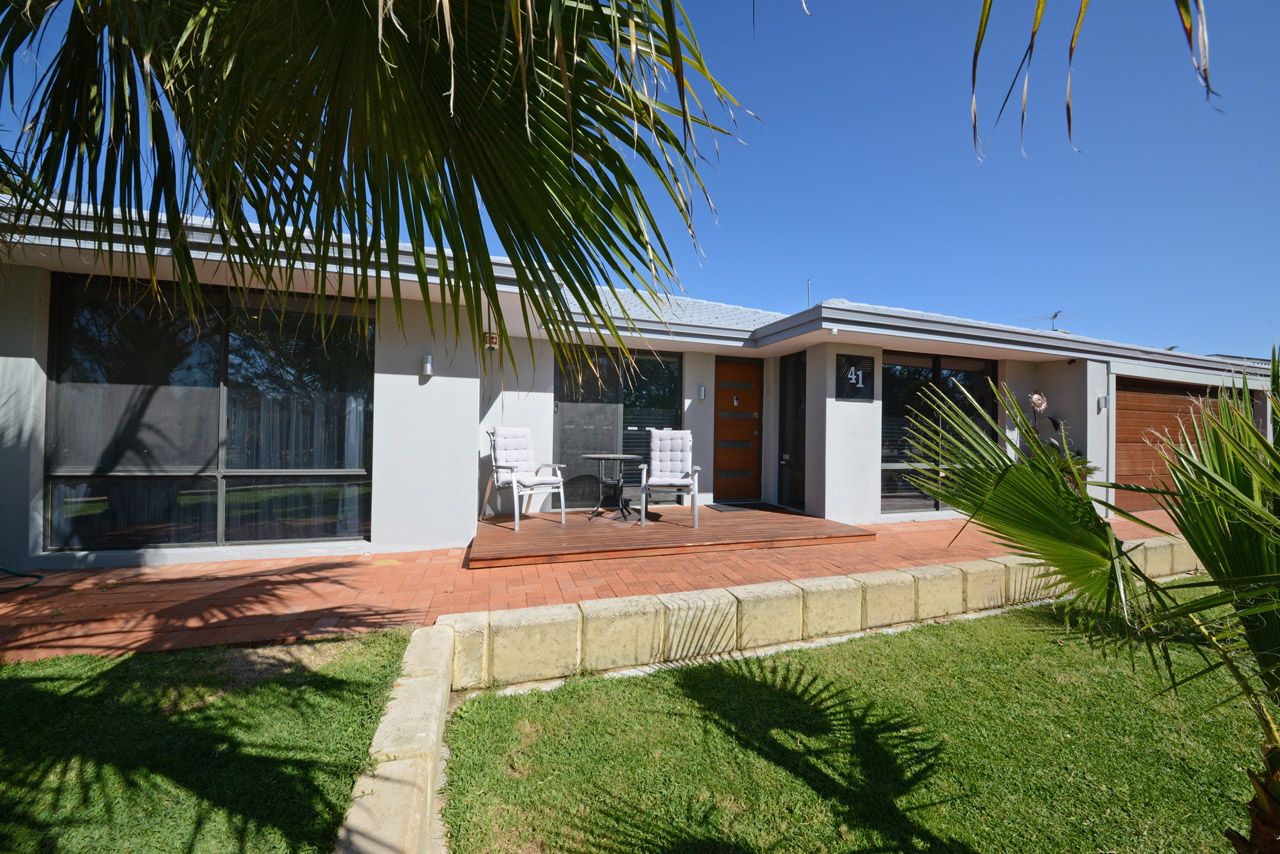 4 bedrooms House in 41 Bateson Heights CLARKSON WA, 6030