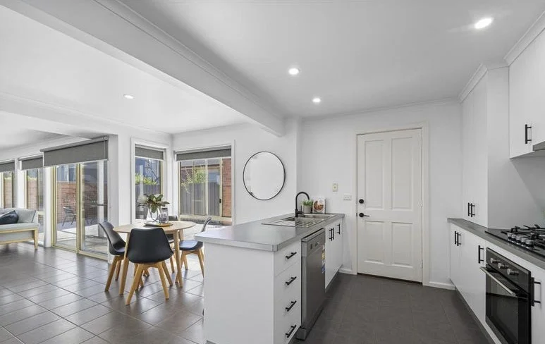 Additional image 2 of 2/11 Little Clyde St, Soldiers Hill VIC 3350