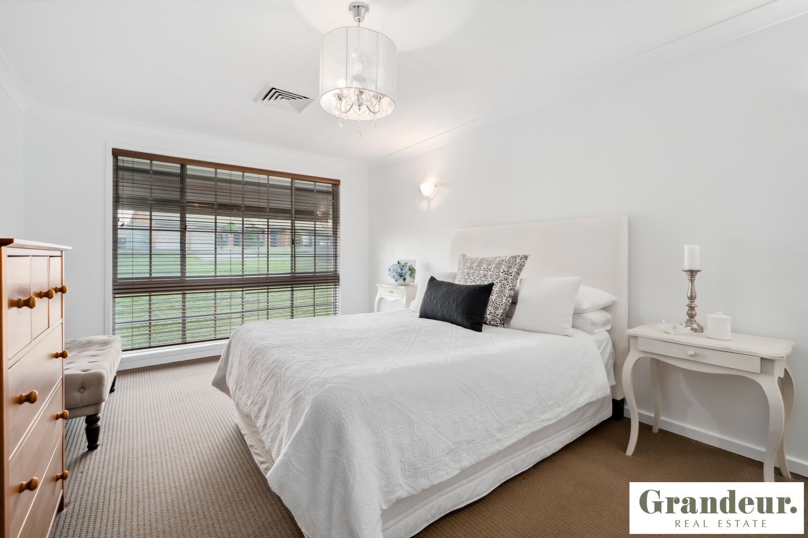 11 Ilford Place, Abbotsbury NSW 2176, Image 2