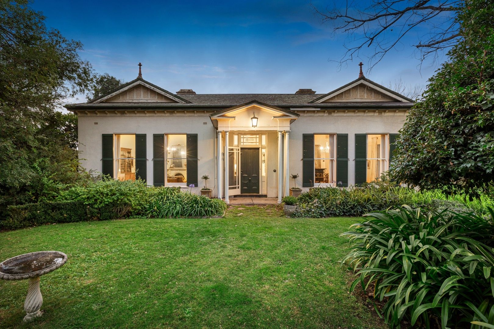4 bedrooms House in 133 Kooyong Road ARMADALE VIC, 3143