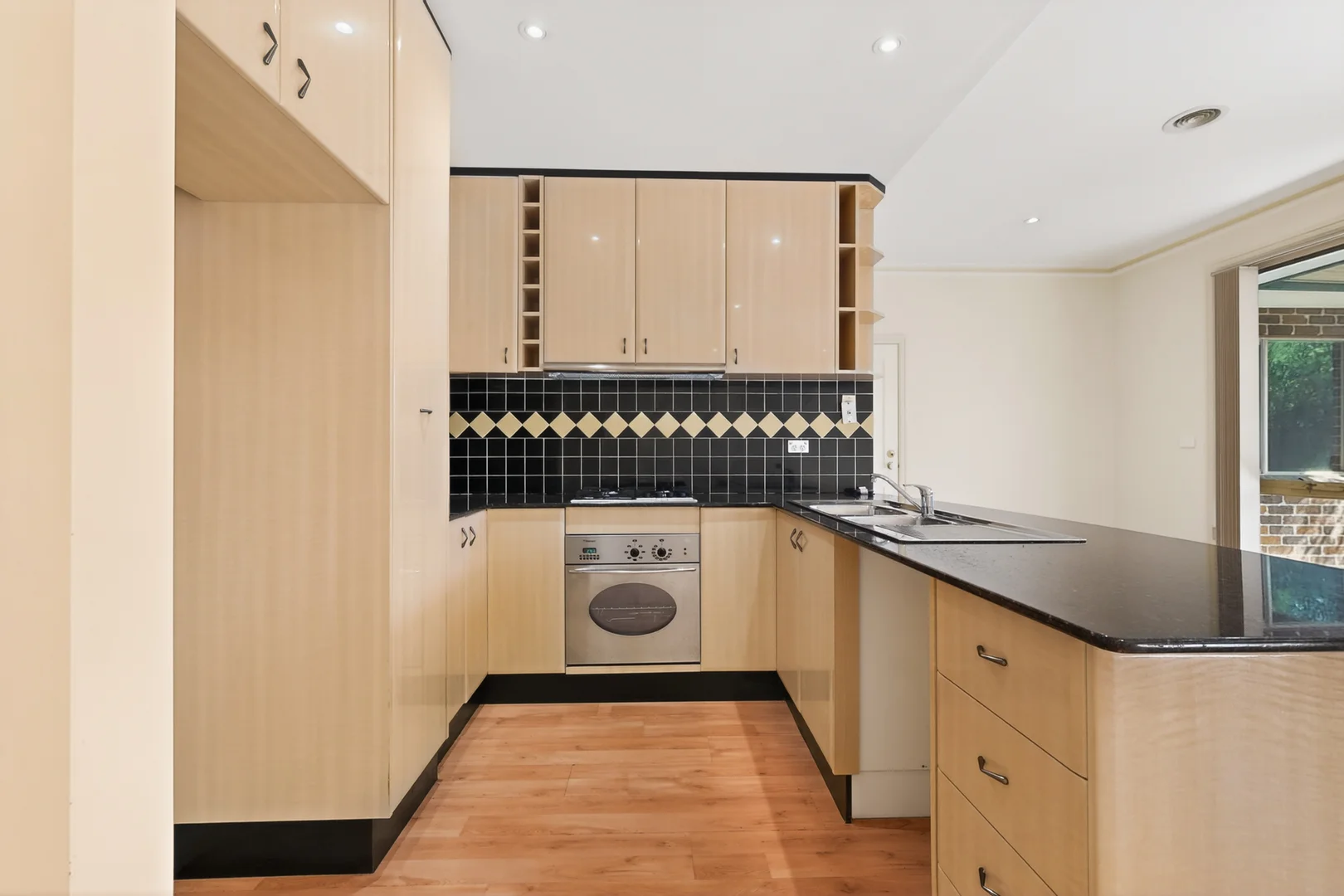 Additional image 5 of 2/128 Deakin St, Essendon VIC 3040