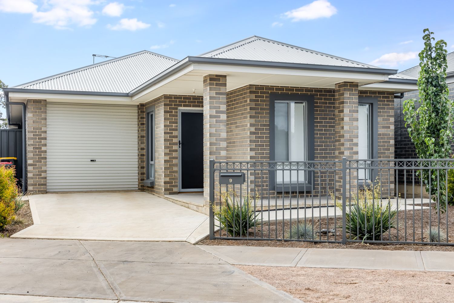 3 bedrooms House in 9 Horrie Knight Crescent SMITHFIELD SA, 5114
