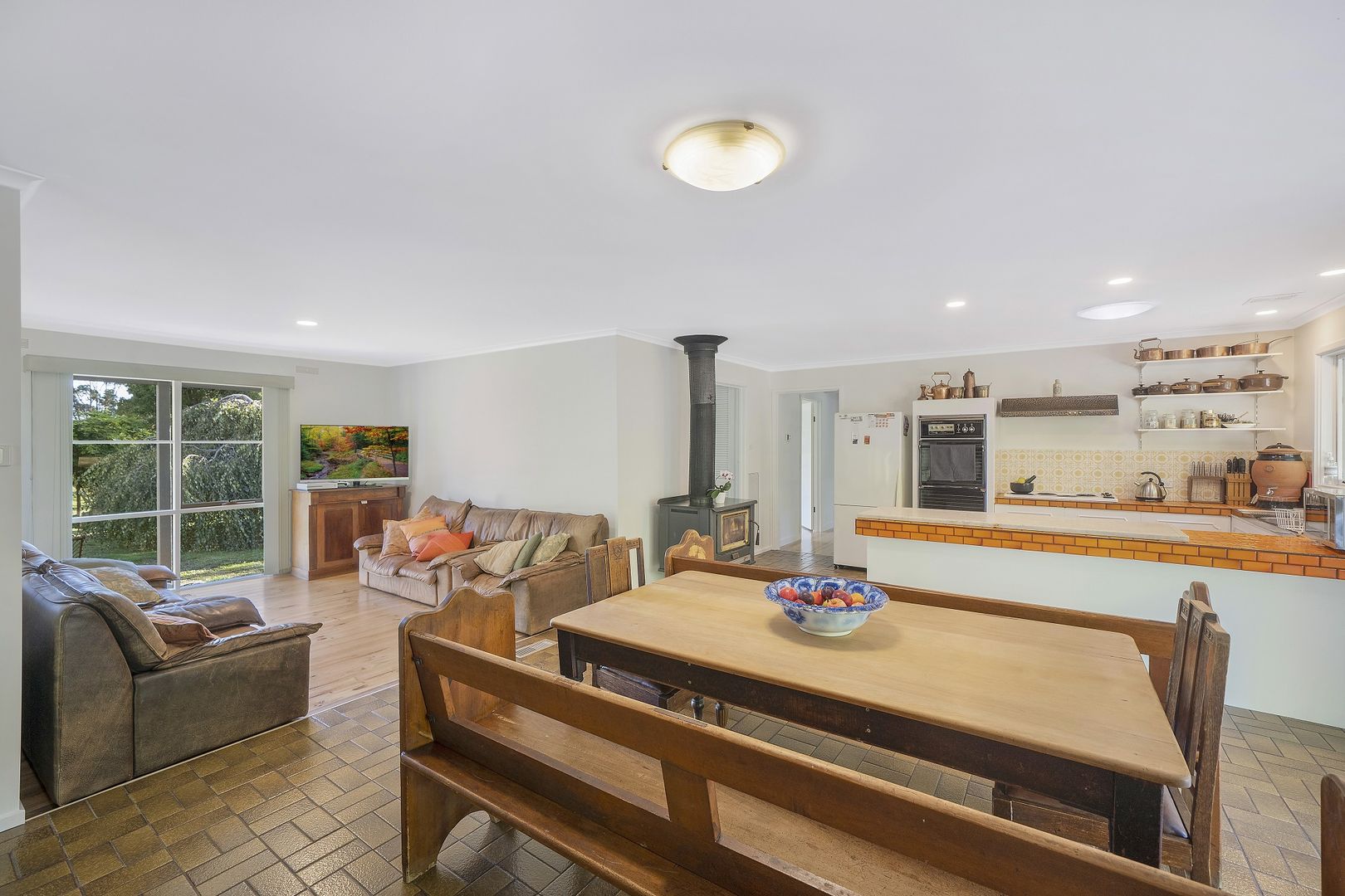 68 Donalds Road, Woodend VIC 3442, Image 2