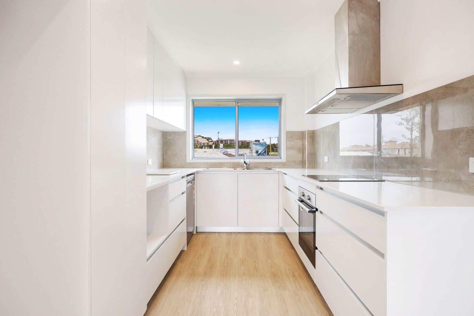 2 bedrooms Apartment / Unit / Flat in 5/2263 Gold Coast Highway MERMAID BEACH QLD, 4218