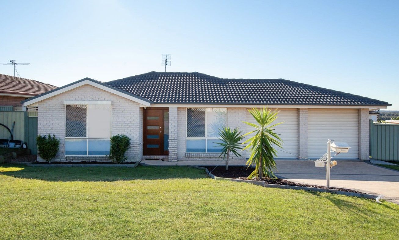 4 bedrooms House in 16 Somerset Drive THORNTON NSW, 2322