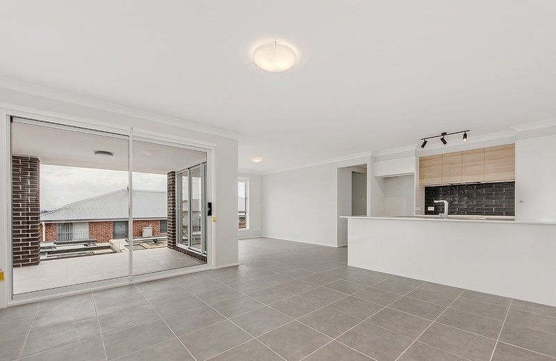 4 bedrooms House in 42 Bottlebrush Drive CALDERWOOD NSW, 2527