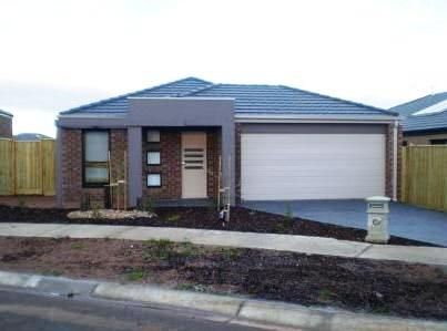 4 bedrooms House in 11 Maple Close MELTON WEST VIC, 3337
