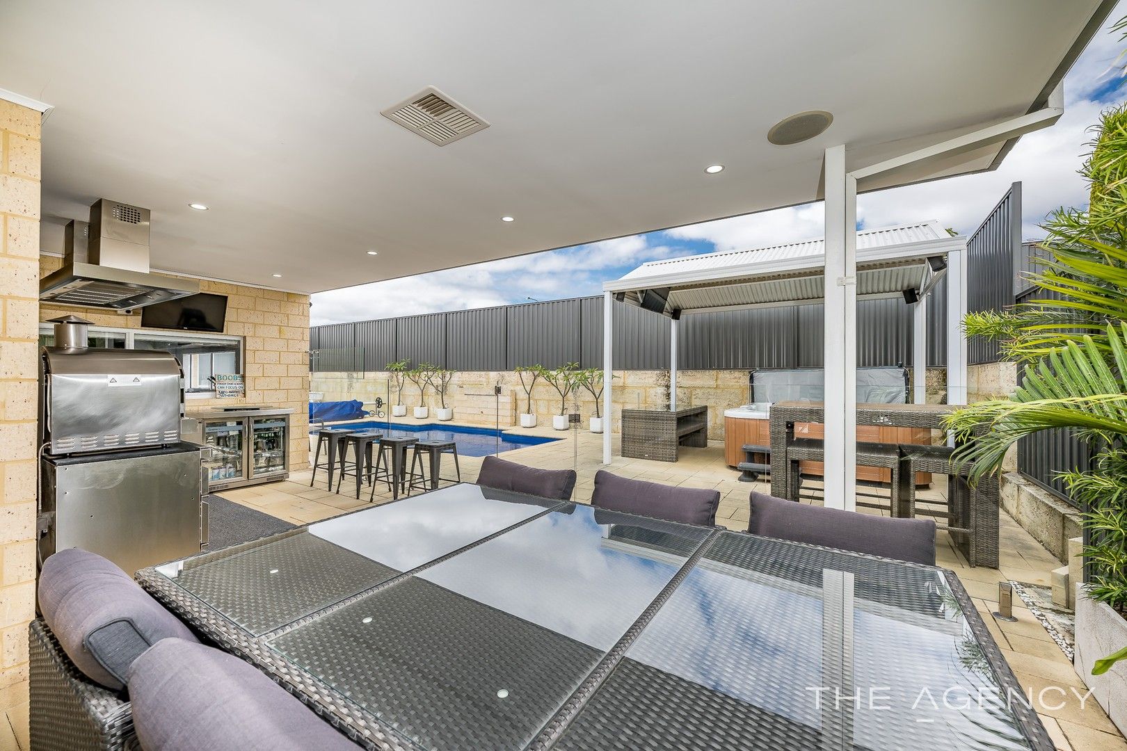 6 Nymans Close, Landsdale WA 6065, Image 0