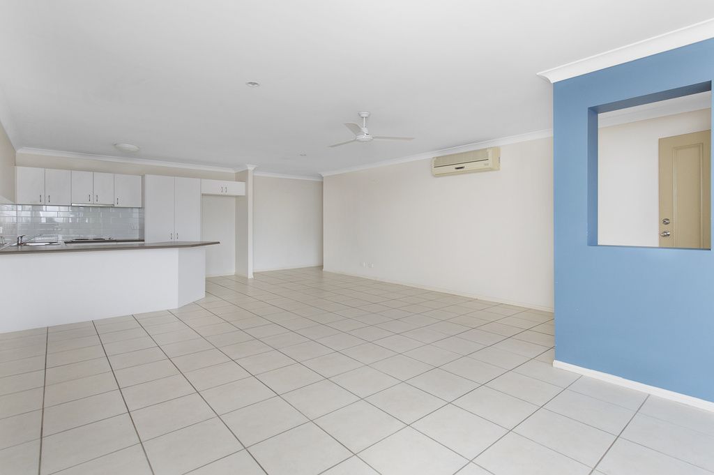 2/30 Billinghurst Crescent, Upper Coomera QLD 4209, Image 1