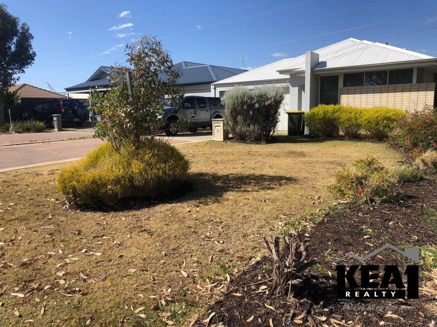 4 bedrooms House in 5 Serenity Street WELLARD WA, 6170
