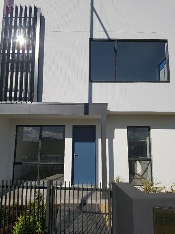 3 bedrooms House in 179 South Circuit ORAN PARK NSW, 2570