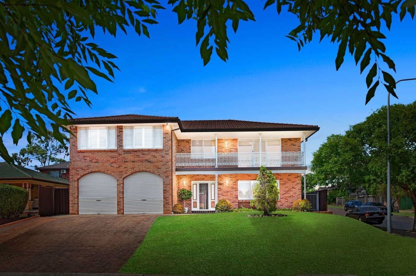 4 bedrooms House in 1 Flemming Cl MERRYLANDS WEST NSW, 2160