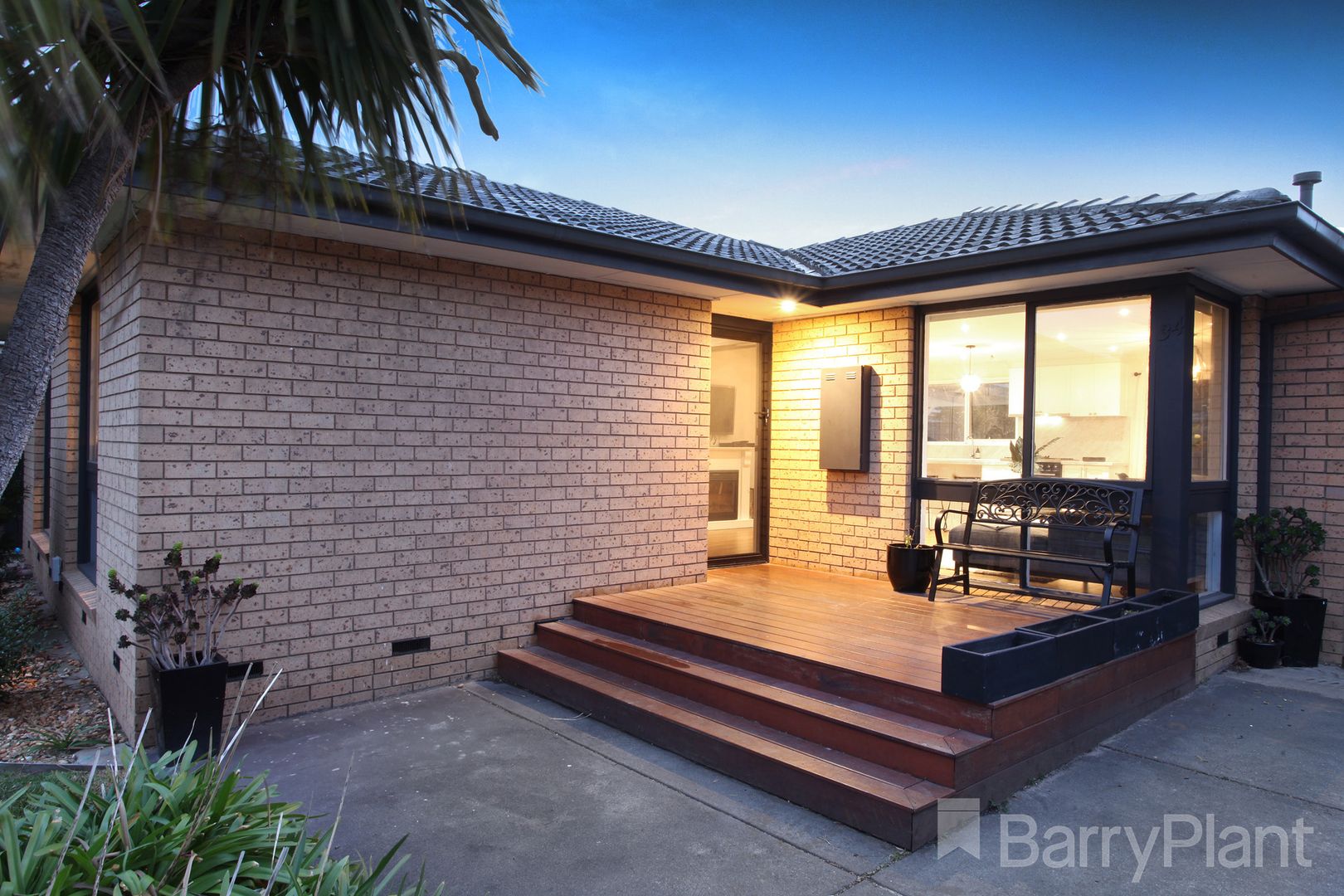 34 Cassandra Drive, Gladstone Park VIC 3043, Image 2