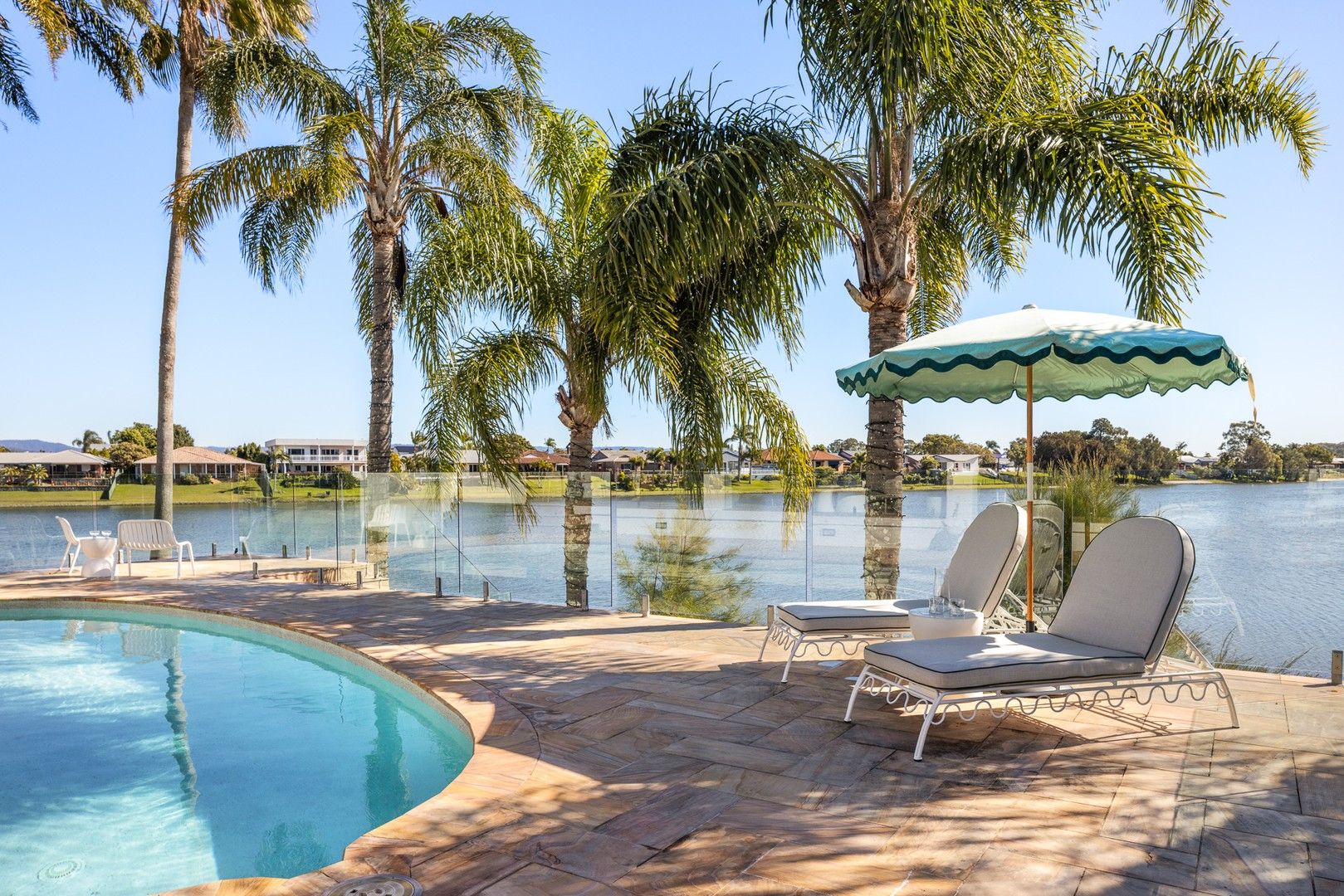 4 bedrooms House in 200 Acanthus Avenue BURLEIGH WATERS QLD, 4220