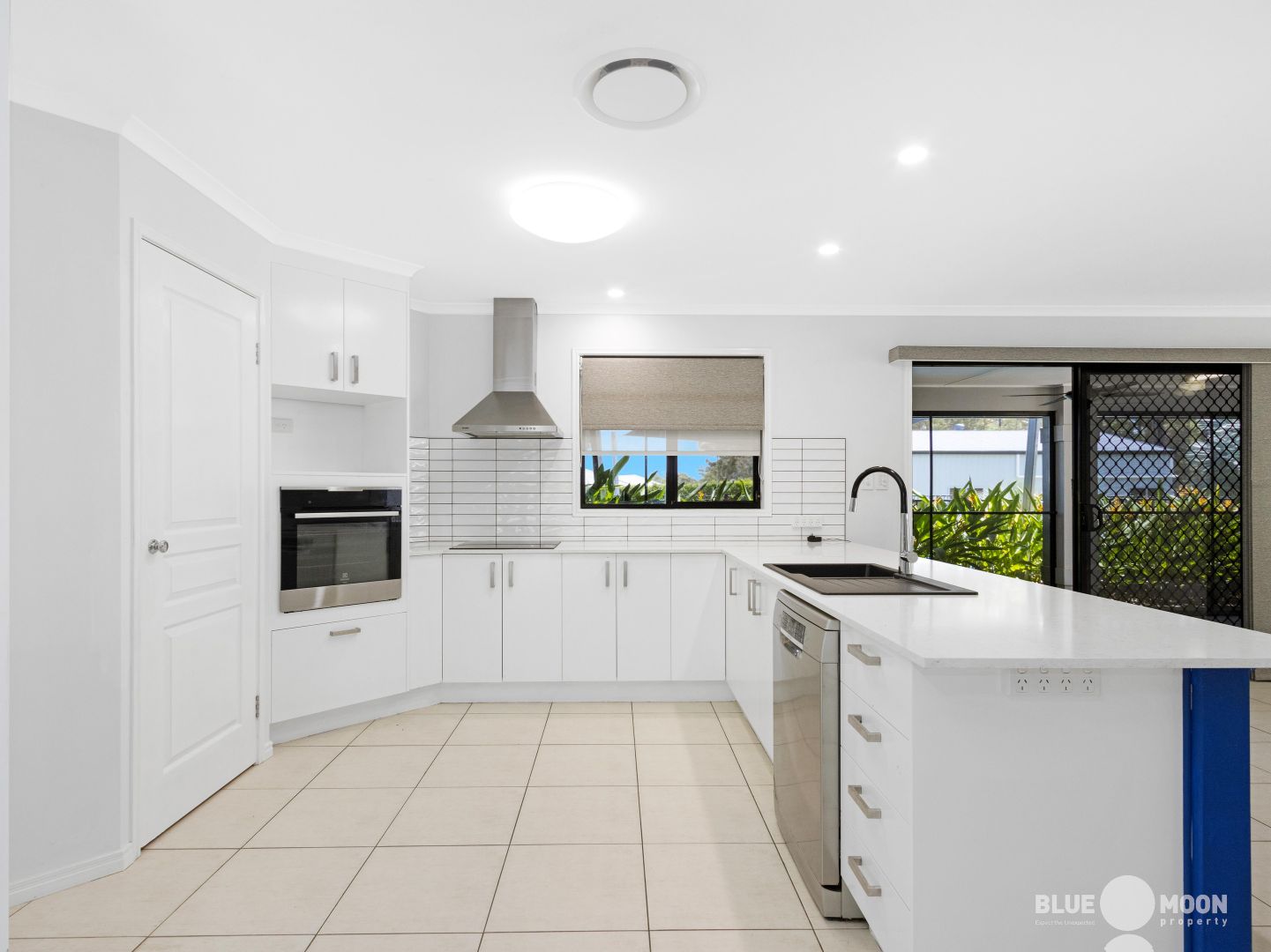 10 Jarrah Ct, Burrum Heads QLD 4659, Image 2