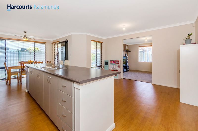 93 Maamba Road, Wattle Grove WA 6107, Image 2