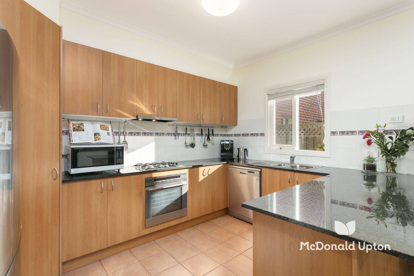 8 Johnson Street, Moonee Ponds VIC 3039, Image 2