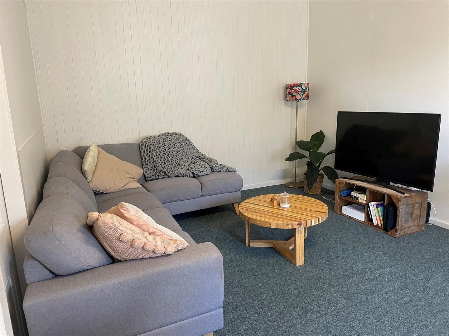 1 bedrooms Apartment / Unit / Flat in 2/27 Jones Street AUCHENFLOWER QLD, 4066