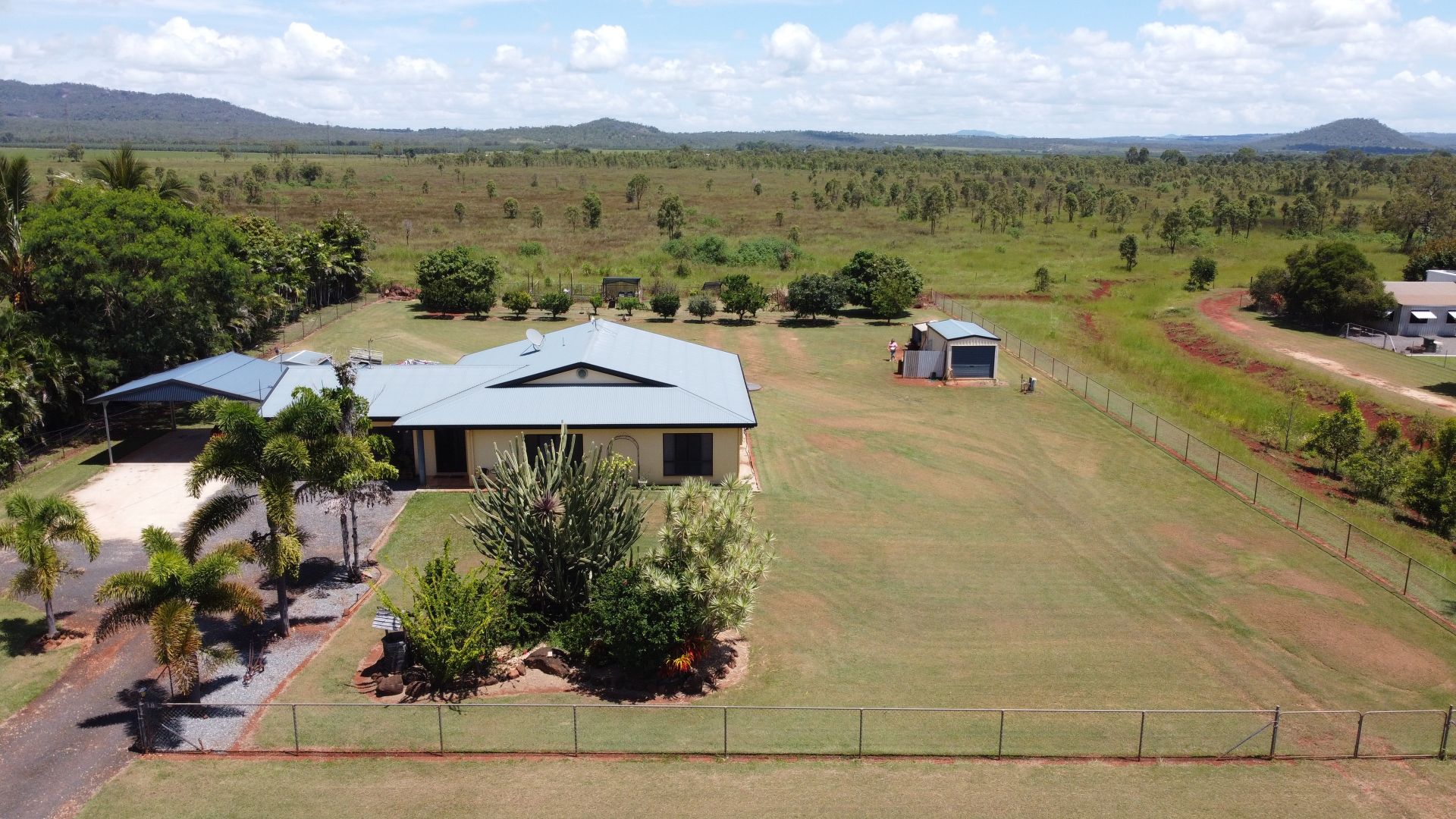 Mareeba QLD 4880 5 beds house for Sale, 495,000 neg 2016890619