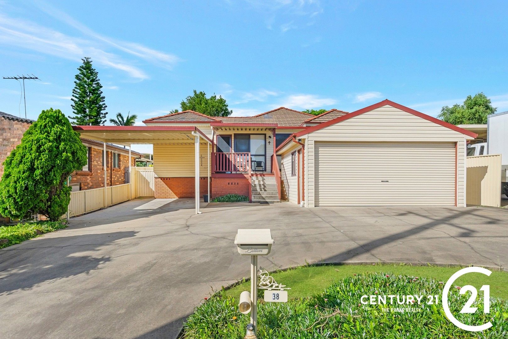 4 bedrooms House in 38 Quarry Road BOSSLEY PARK NSW, 2176