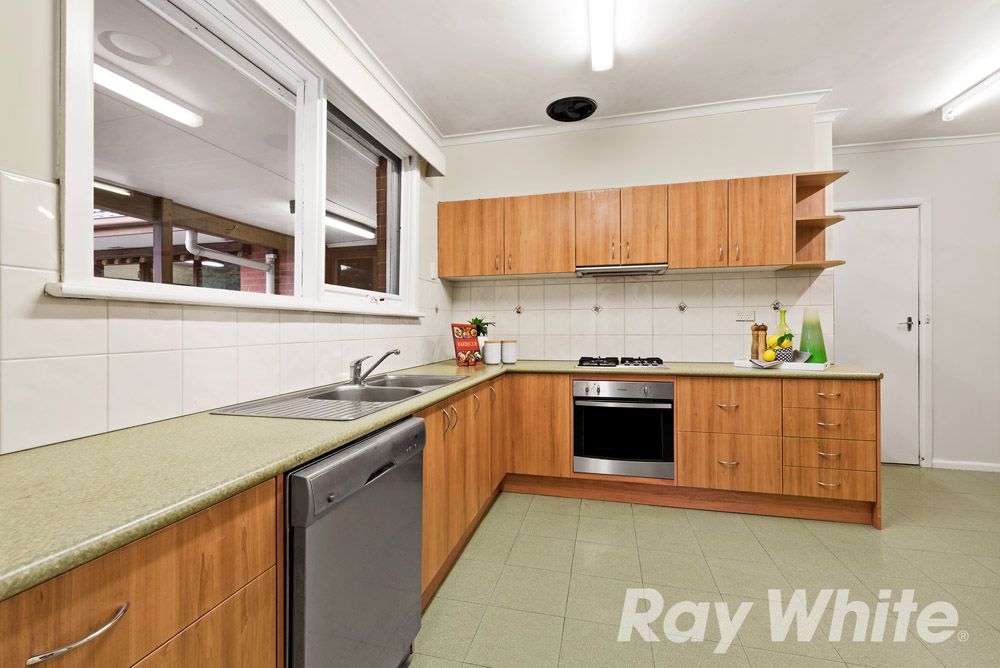 9 Inglewood Avenue, Forest Hill VIC 3131, Image 2