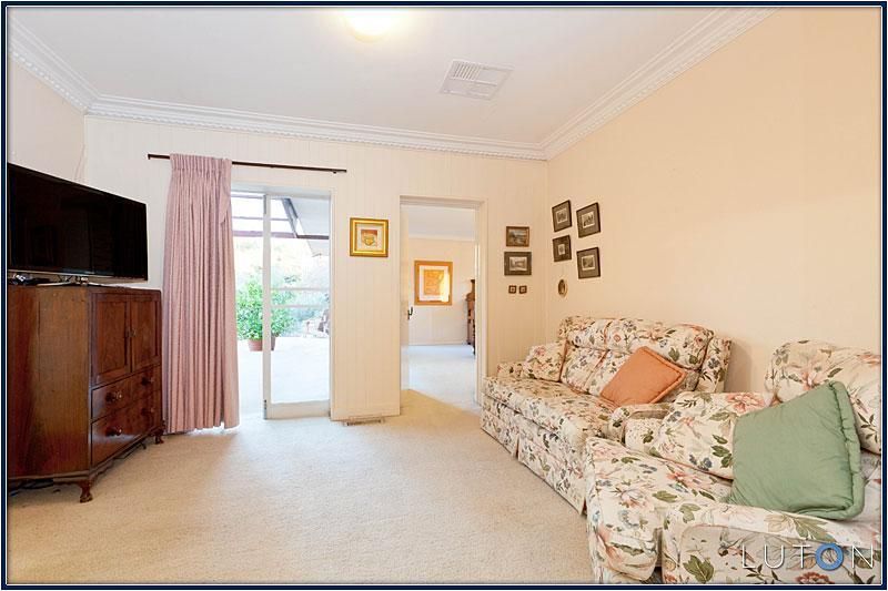 106 Vasey Crescent, CAMPBELL ACT 2612, Image 2