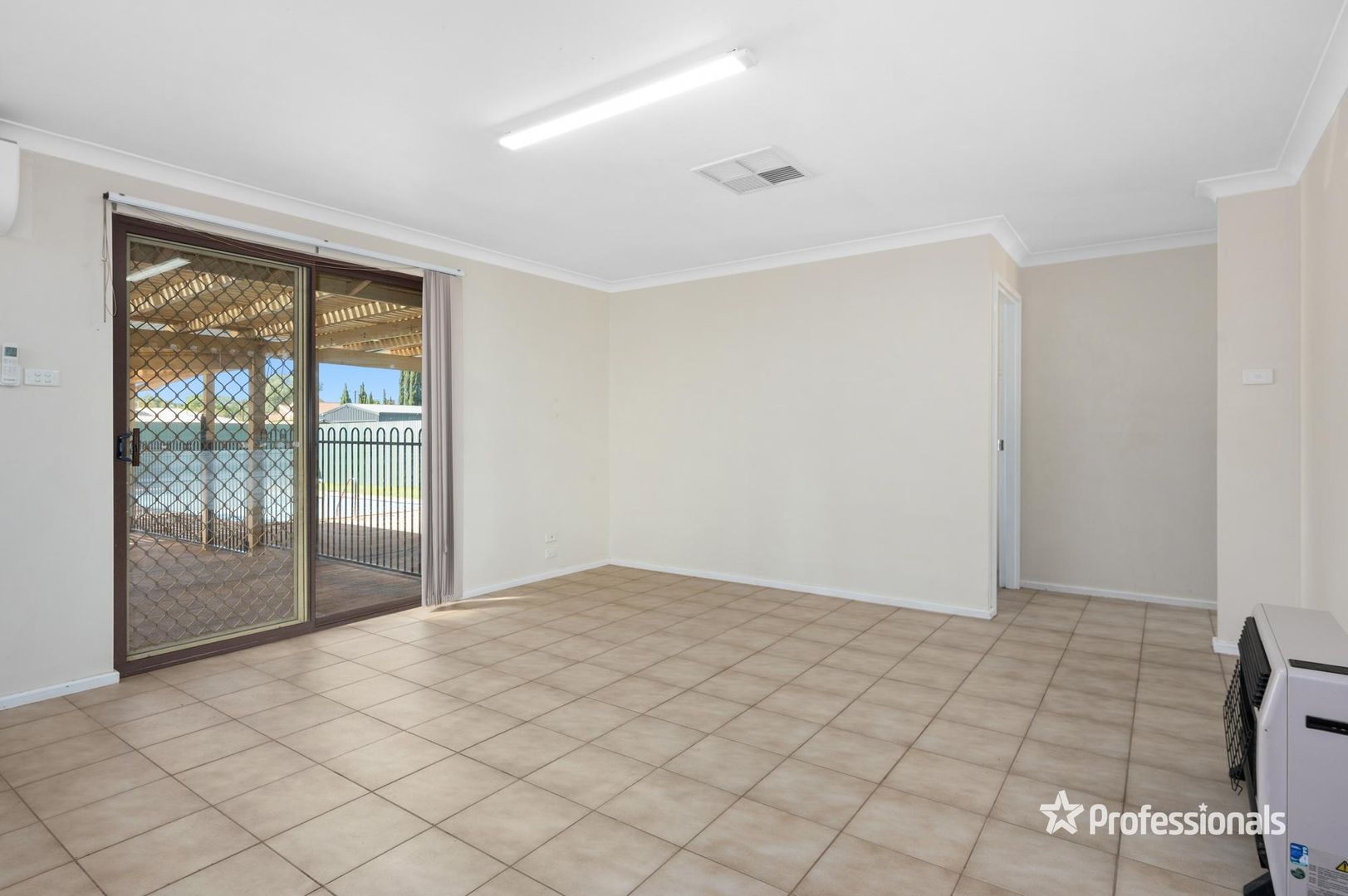 185 Bourke Street, West Lamington WA 6430, Image 2