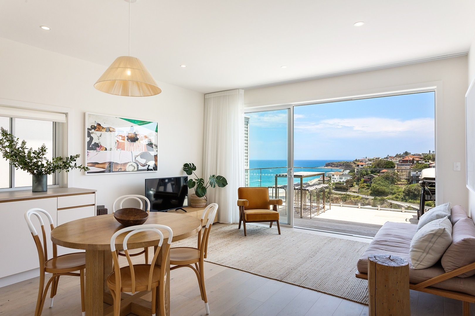Carlisle, Tamarama NSW 2026 2 beds apartment for Rent, 2590 per week