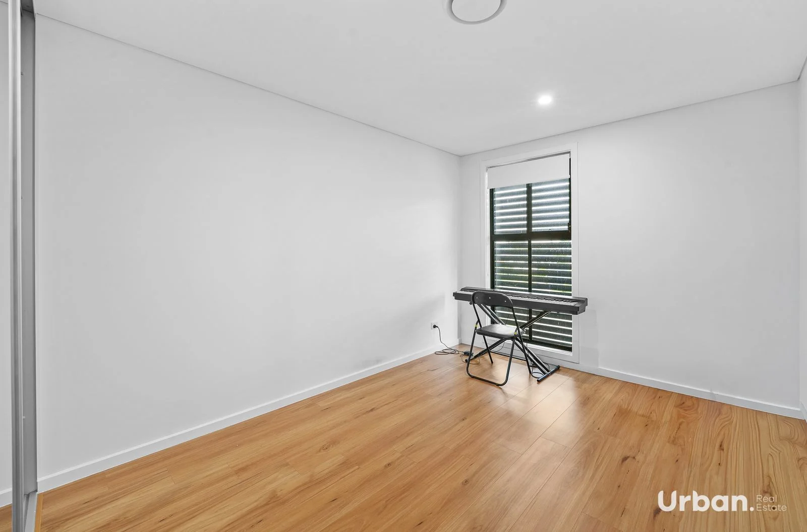 Additional image 12 of 5/30 Isabella Crescent, Glenfield NSW 2167
