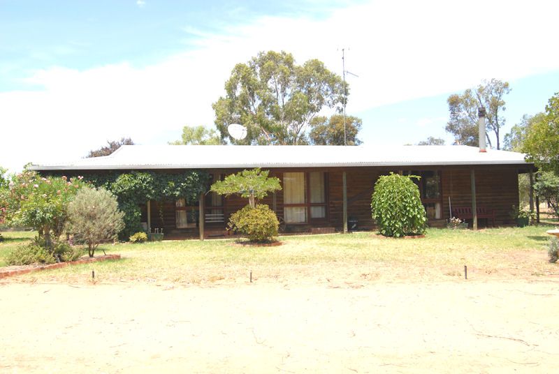 454 Todds Road, Deniliquin NSW 2710, Image 0