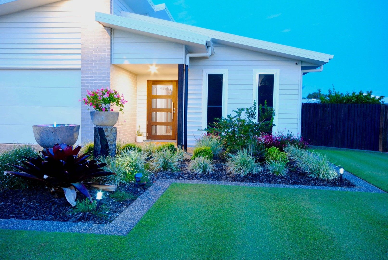 4 bedrooms House in 17 DEERING PLACE INNES PARK QLD, 4670