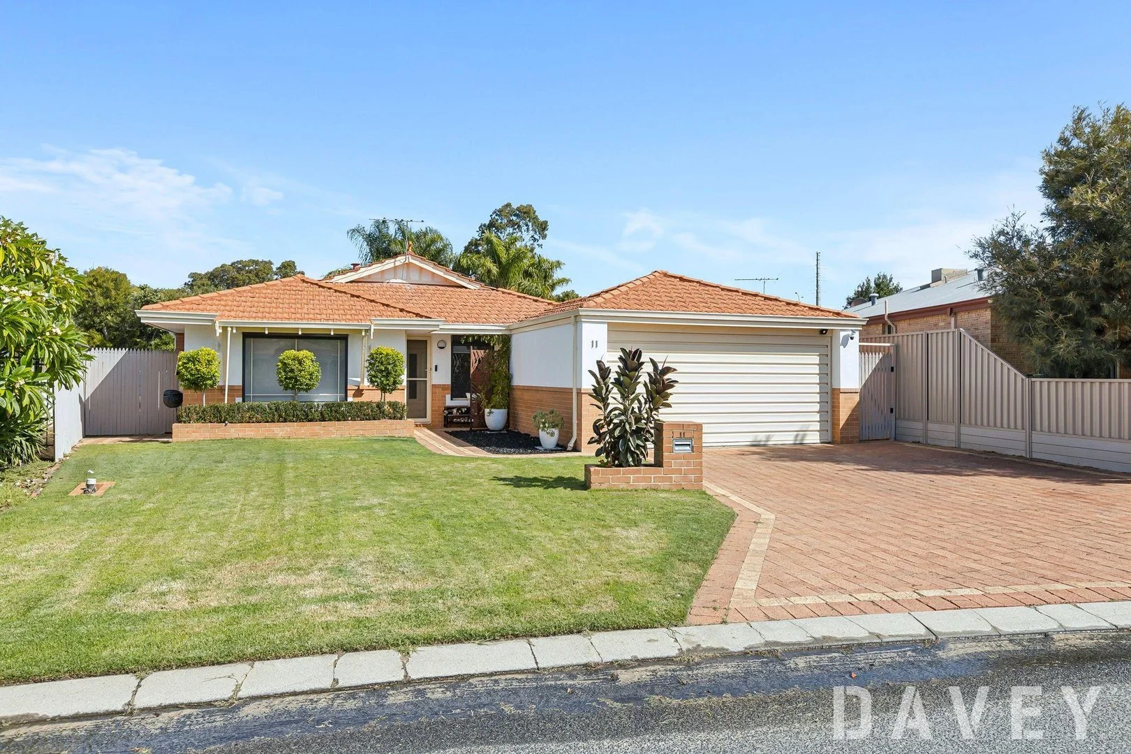 Primary image of 11 Iandra Loop, Carramar WA 6031