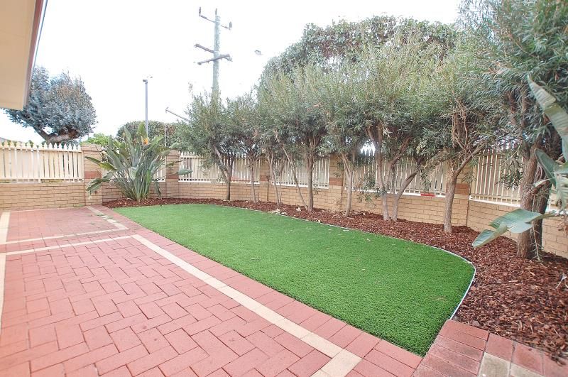 3 bedrooms Villa in 1/72 Ravenswood Drive NOLLAMARA WA, 6061