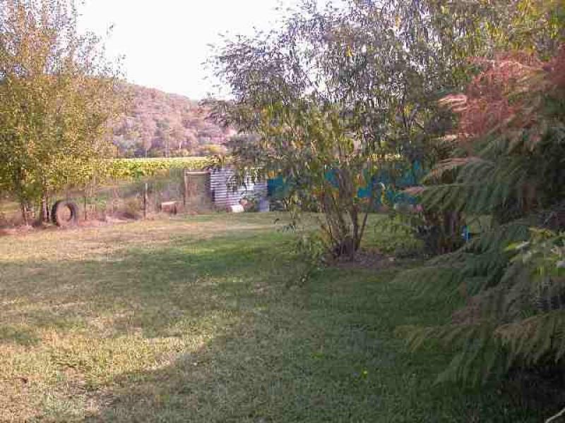 2 bedrooms House in 17 Mummery Lane OVENS VIC, 3738