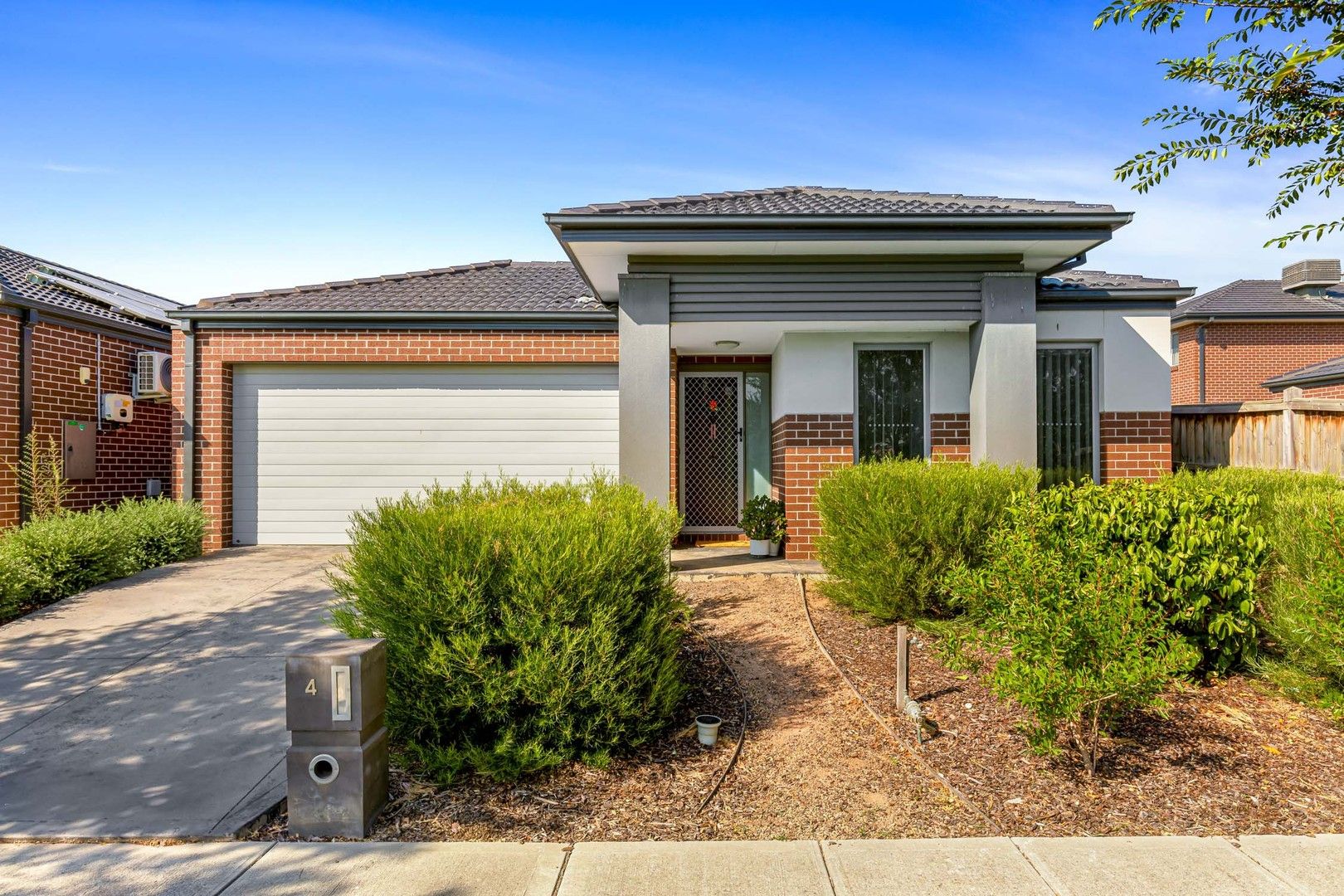 4 Ostend Crescent, Point Cook VIC 3030, Image 0