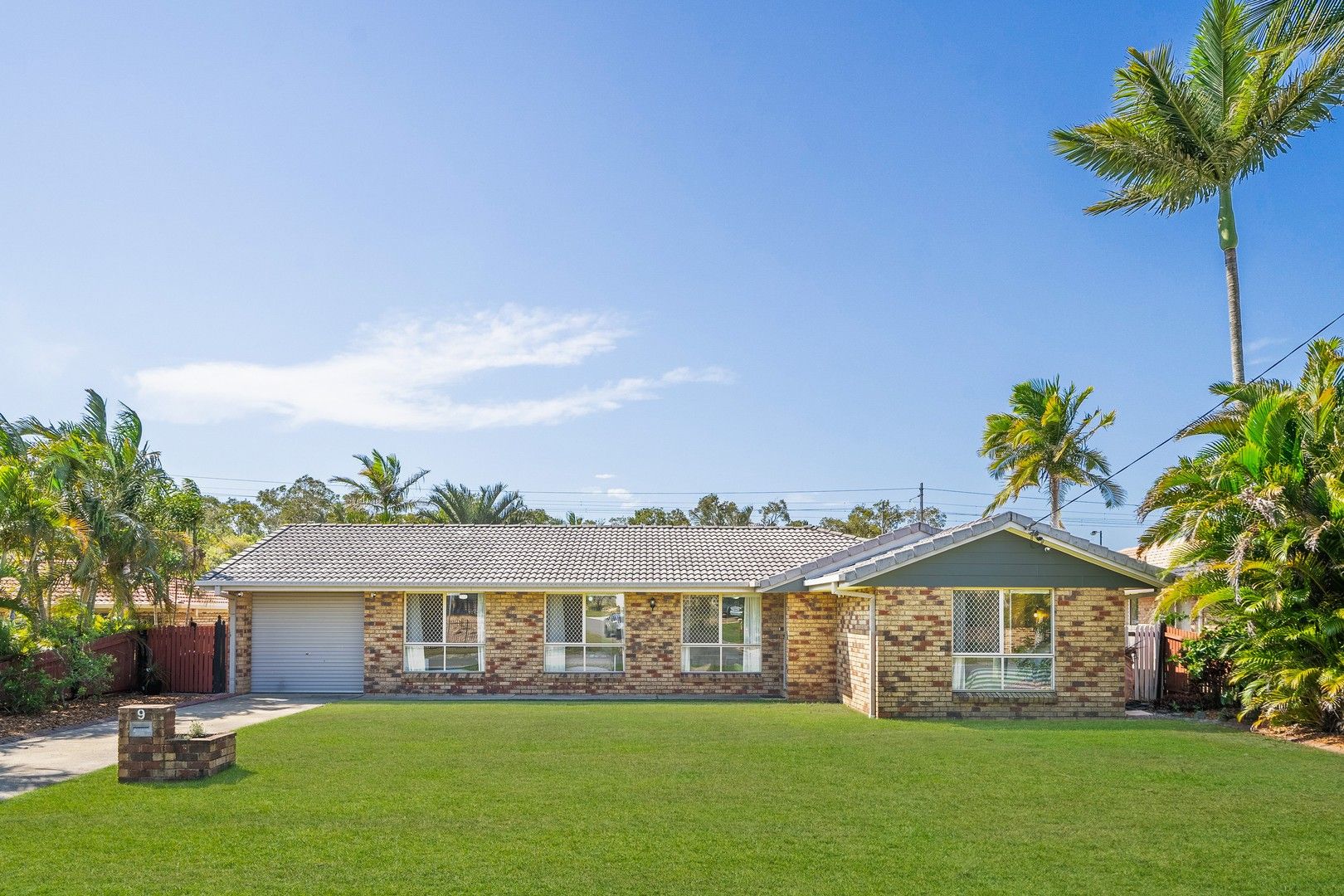 4 bedrooms House in 9 Duyvestyn Terrace MURRUMBA DOWNS QLD, 4503