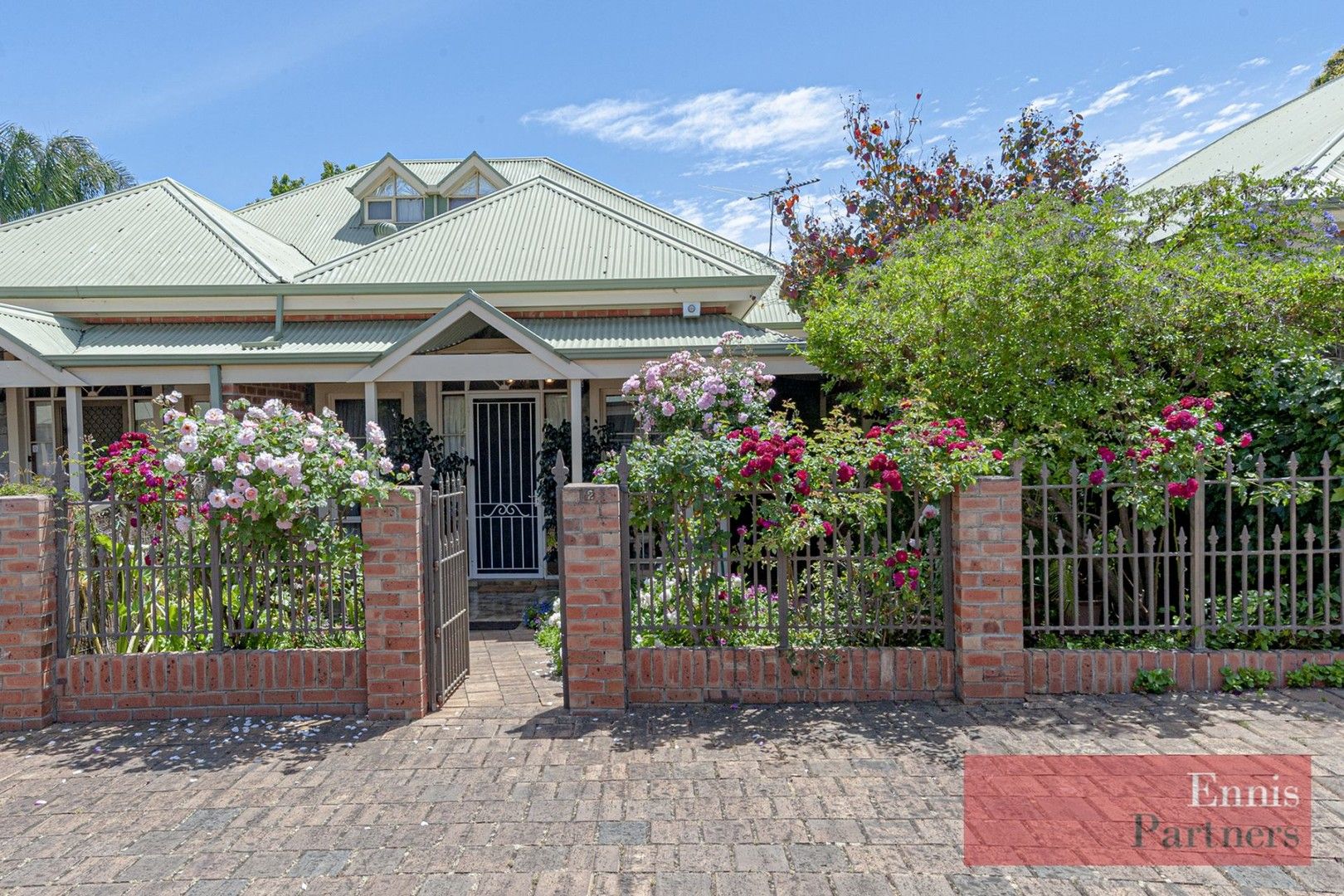 2 bedrooms Townhouse in Unit 2, 130 Molesworth Street NORTH ADELAIDE SA, 5006