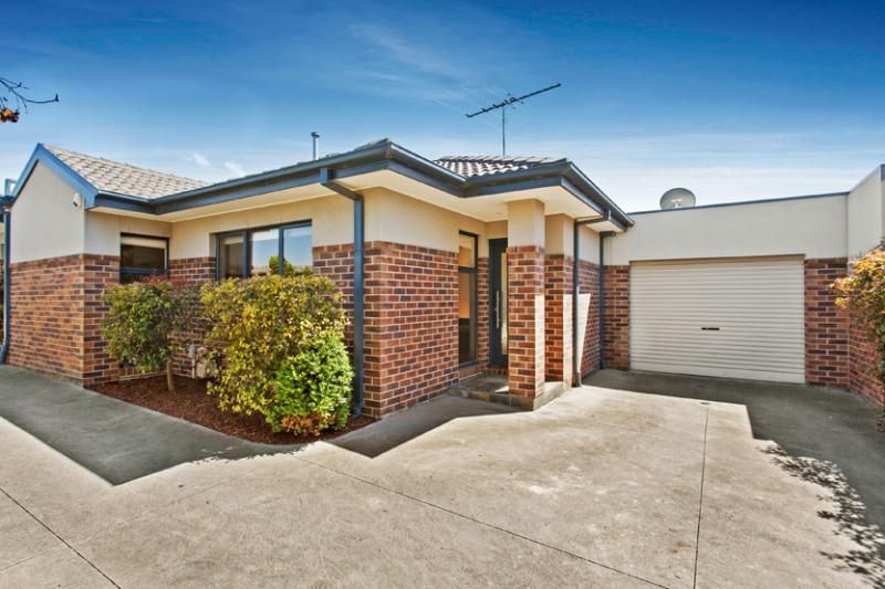 2/6 Roslyn Street, STRATHMORE VIC 3041, Image 0