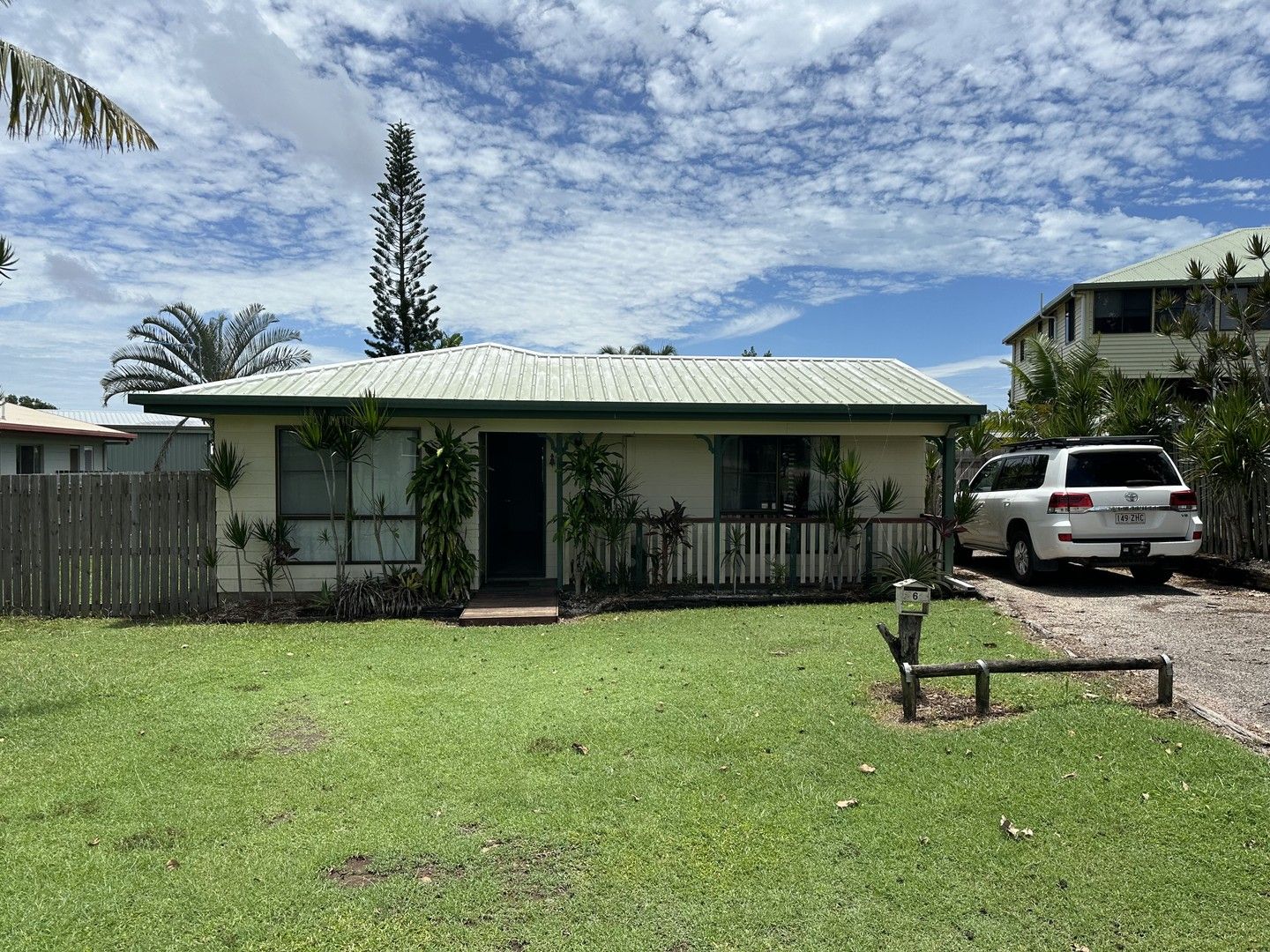 4 bedrooms House in 6 Murphy Street SEAFORTH QLD, 4741