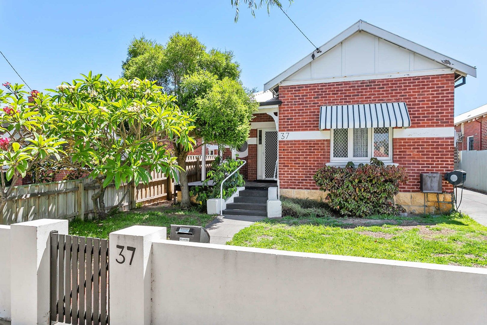 37 Coogee Street, Mount Hawthorn WA 6016, Image 0