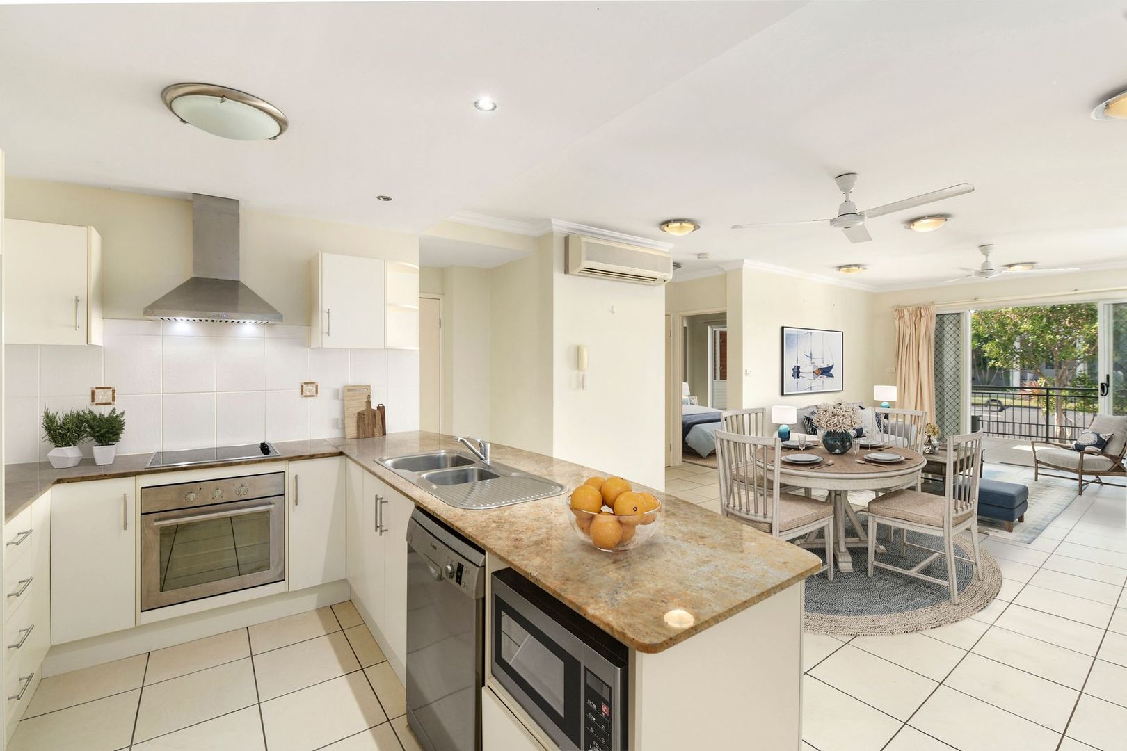 4/1618 Smith Street, Cairns North Property History & Address