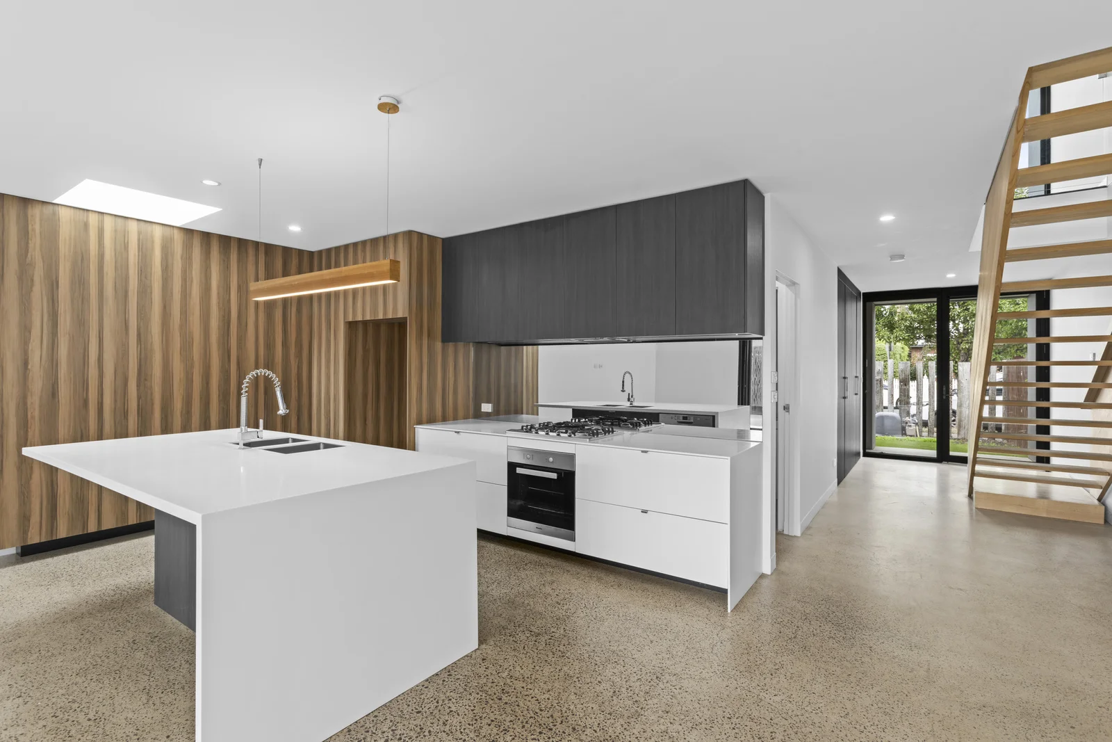 Additional image 2 of 2B Russell Street, Newtown VIC 3220